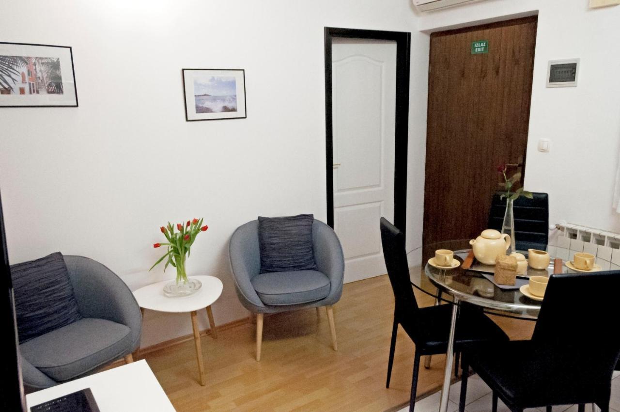 Apartment Rosa 1 Ровинь Экстерьер фото