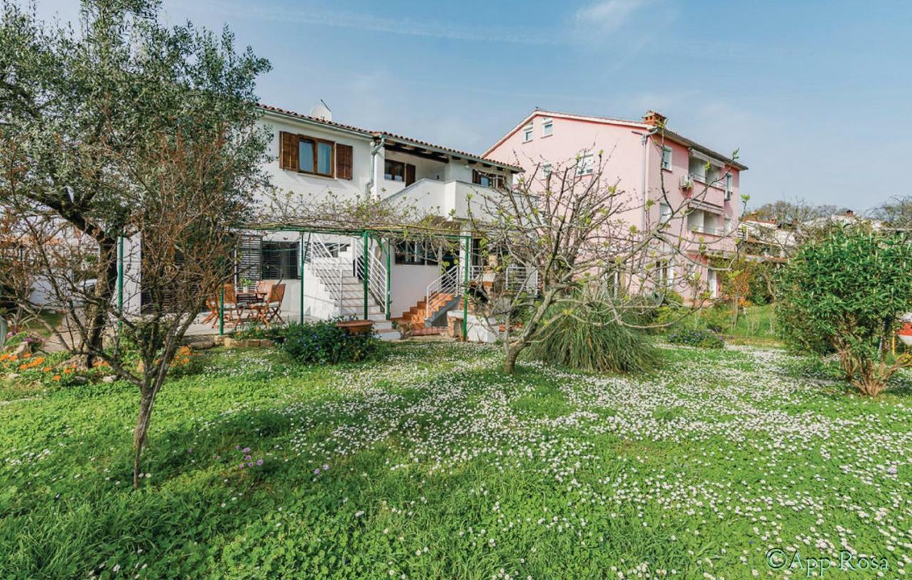 Apartment Rosa 1 Ровинь Экстерьер фото